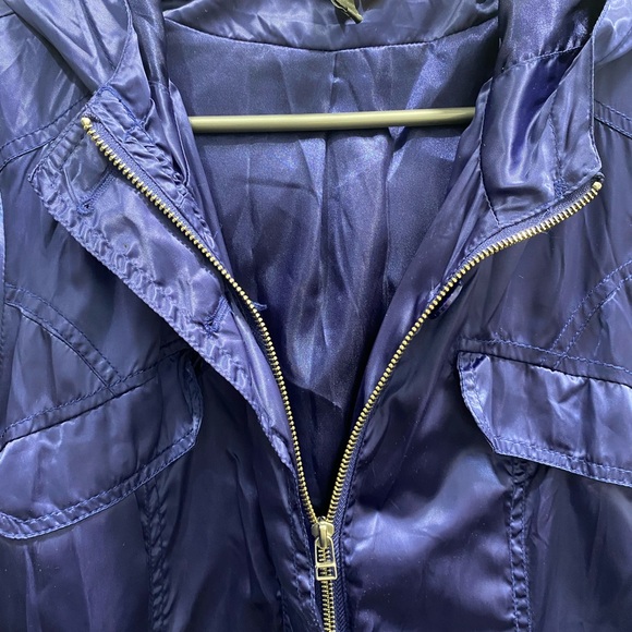 Hip-length zipped hooded jacket with metallic sheen - Picture 4 of 5